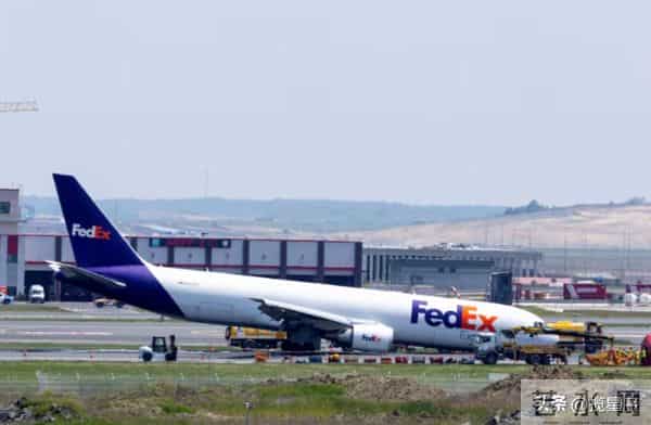 美国联邦货机坠毁细节披露,关键部件发现金属疲劳现象,14人遇难