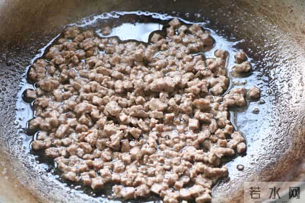 秋冬季节的下饭神器，我家每年必做的牛肉酱，拌饭拌面超香