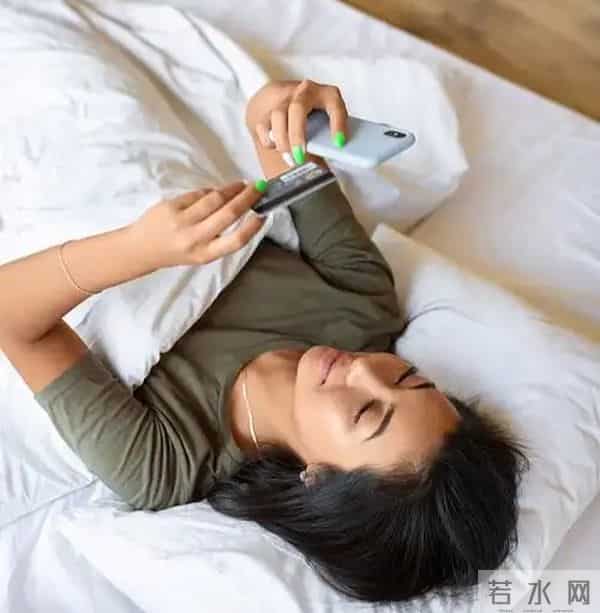 网购——指尖上的繁华与街角的沉寂