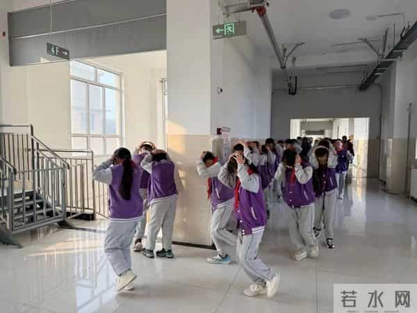 筑牢校园安全防线！济南高新区稼轩小学开展防震应急疏散演练