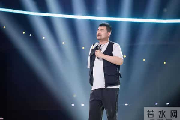 “一只手也能打”的雪冰:脱口秀给了我一双翅膀