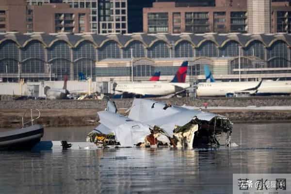 美国联邦货机坠毁细节披露,关键部件发现金属疲劳现象,14人遇难