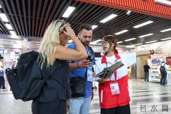 青春力量闪耀广交会:多岗位志愿者共筑国际贸易桥梁