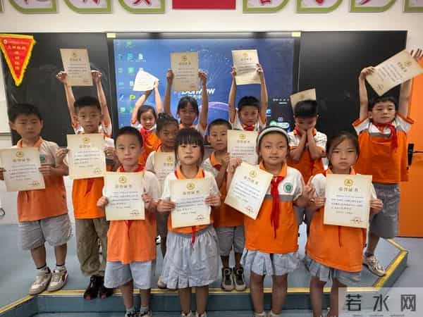 趣闯动物王国关 乐考点亮成长路 ——灞桥区庆华小学洪庆分校“动物王国开大会”无纸笔测试纪实