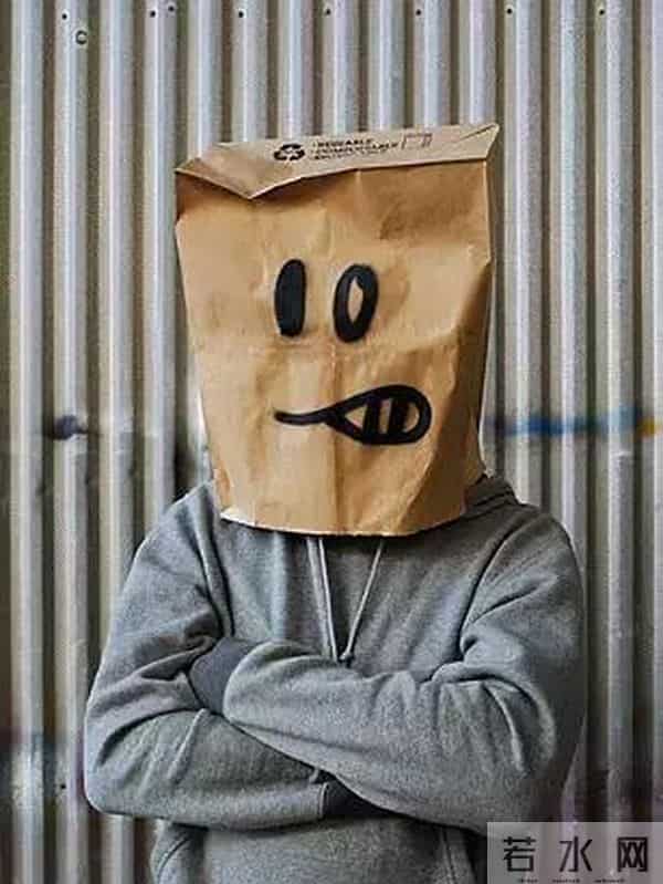 刚刚拍出近1000万高价,他却把这幅画扔进了碎纸机