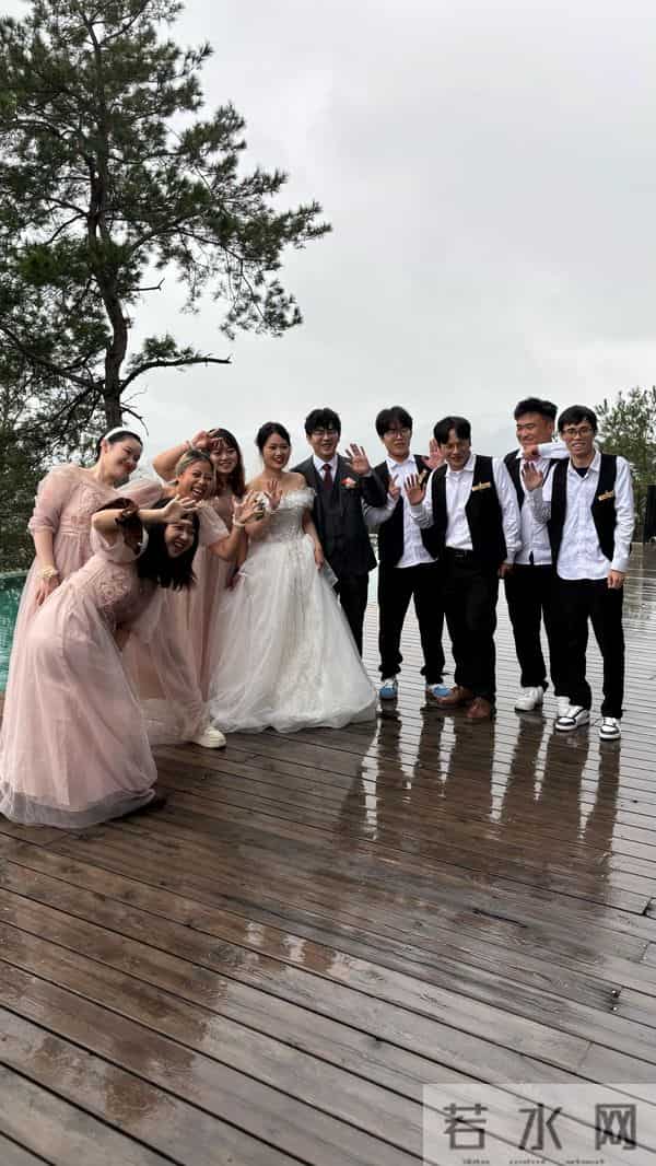 祝一对新人，新婚快乐，永结同心，百年好合