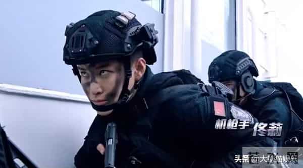 矫揉造作就别演军旅剧了，这8位女星告诉你，什么叫飒爽军人气质