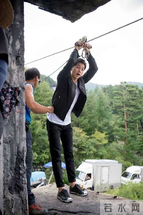 爆宋仲基服兵役期间来北京活动照!解析《太阳的后裔》凭啥火?