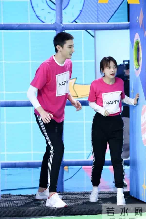 《快乐大本营》尤长靖180°翻转手指惊艳全场 重口味天团“鲱鱼七子”魔性出道