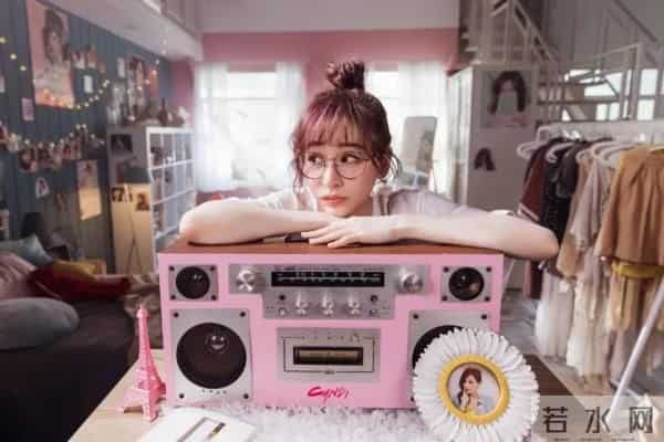 她一出道就是少男杀手，曾因一首《当你》爆红！17年过去，有多少人还在听她的歌？