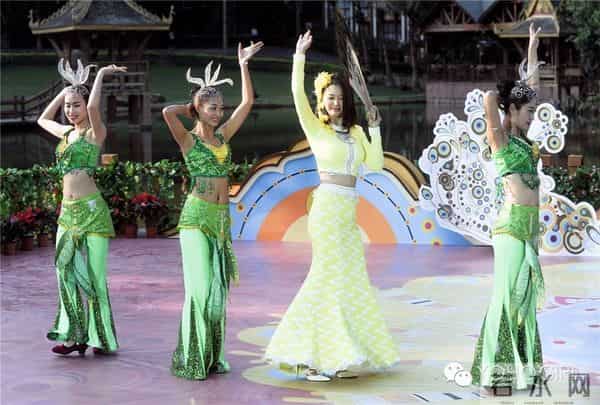 肌肉男神Rain跑男秀身材，逗趣上演最炫民族风