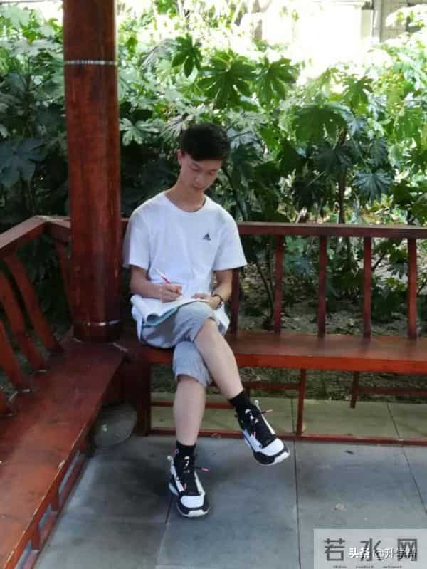 书香校园——最是书香能致远 悦读寻芳在树德