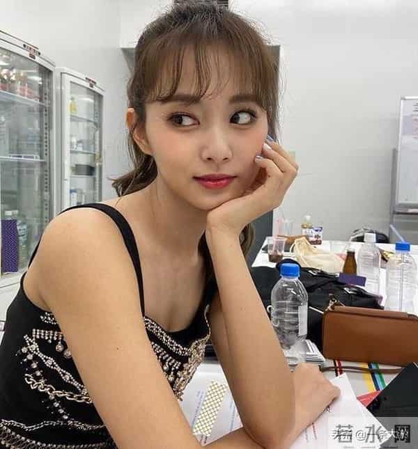 5个女团成员腹肌妙招公开，同款11字腹肌不是梦