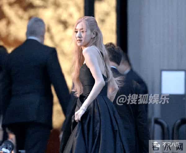 姜栋元与朴彩英在恋爱?男方却被女方粉丝嫌弃又丑又糊......