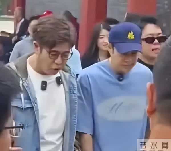 44岁小沈阳现身故宫,没人认识还找三个保镖清道 网友嘲讽:谱真大