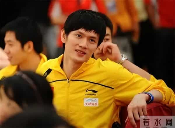 国羽鲍春来:一生挚爱罗雪娟,她嫁富豪生一对儿女,他40岁仍单身