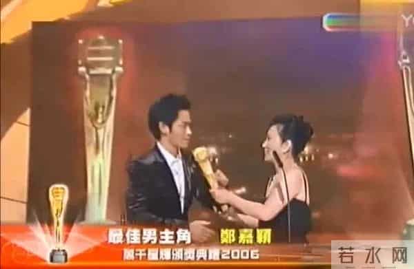 8任女友无缝对接、脚踩多条船,郑嘉颖凭啥能娶到小21岁白富美?