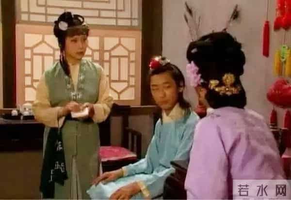 他因为长得丑，饰演了87版《红楼梦》的贾环，今成斯文儒雅萌大叔