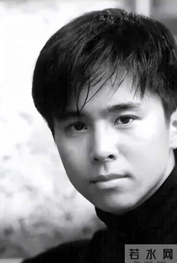 香港狗仔极度疯狂的年代中，底线全无，连明星裸照遗照都不放过