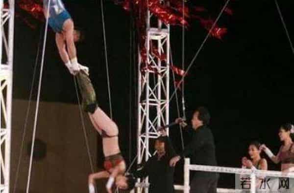 郑希怡：25岁被“扒裤”成笑柄，31岁树枝穿肺险丧命，现状如何？