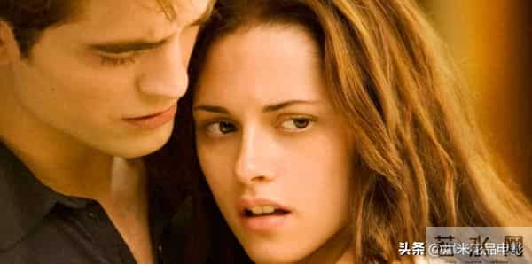 《暮光之城4:破晓(下)》:这本书和电影最大的区别