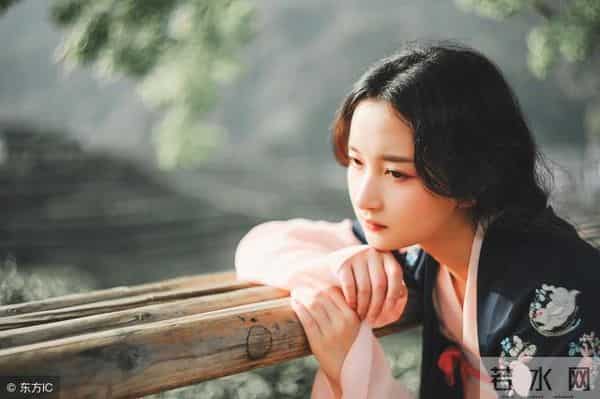 小说：流落乡下的真千金被接回豪门，马甲一个接一个掉