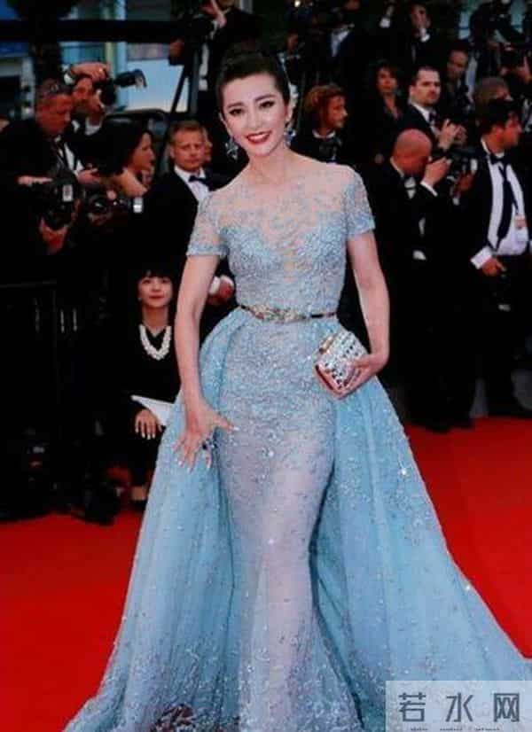 明星穿透视装，唐嫣显胸小，范冰冰最会穿，章子怡却走光！_0