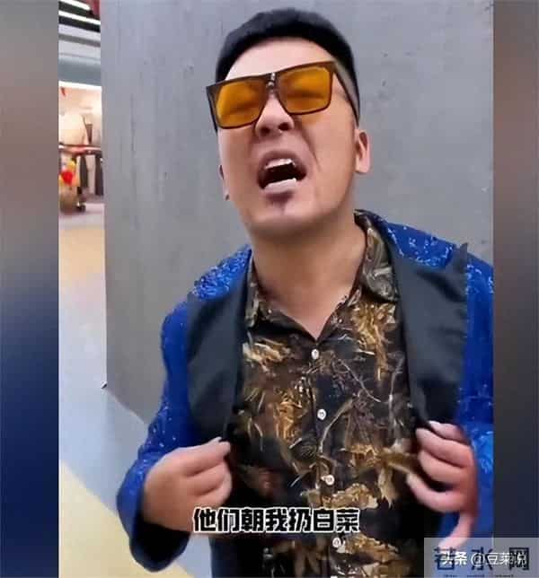 博主模仿李湘冲上热搜,李湘发文晒瘦身照回击,看来她也坐不住了
