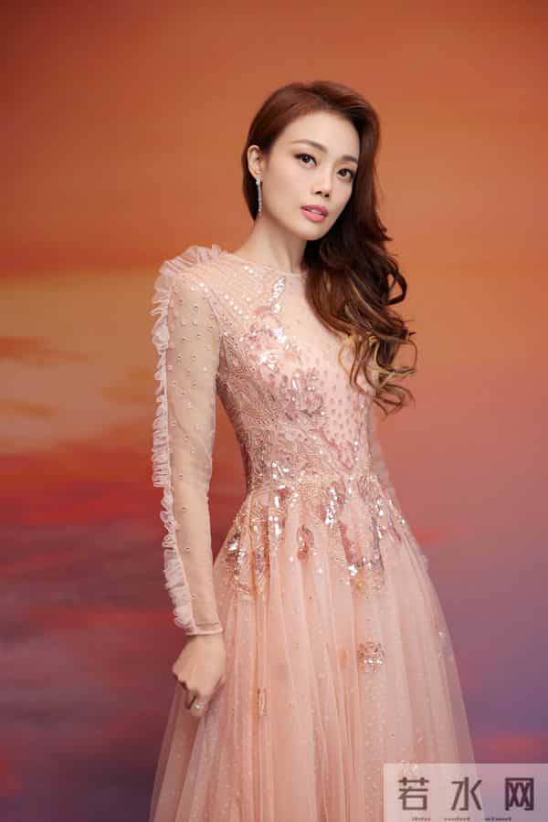 至今未嫁人的8位大龄女港星，最小42岁，个个情路坎坷，让人心疼