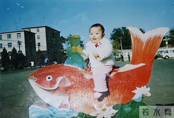 羽毛球奥运冠军于洋：运动生涯悲情，退役卖衣服，婚恋成谜