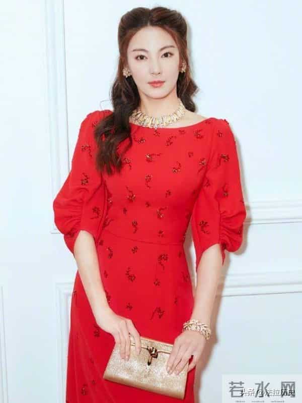 “露奶装”，“开裆裤”，大街上的牛鬼蛇神，演绎现实的罗刹海市