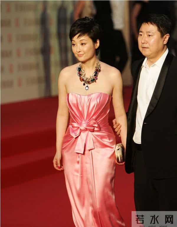 袁立:三婚两离,50岁还没孩子,受伤之后才明白还是中国男人好