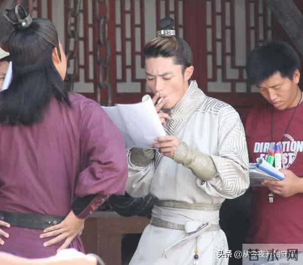 被拍到的明星抽烟大盘点！胡歌邓伦井柏然陈晓在列，还有倪萍！