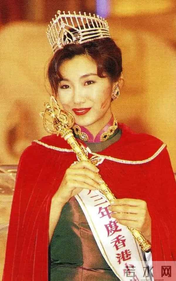 “最丑港姐冠军”莫可欣：成龙力推邵逸夫嫌弃，为方中信避孕12年