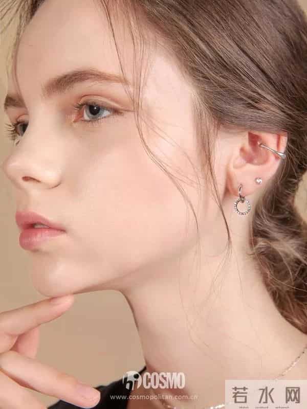 时髦办 - 戴珠宝的最高境界：看着很贵，一问二百，还是热巴同款