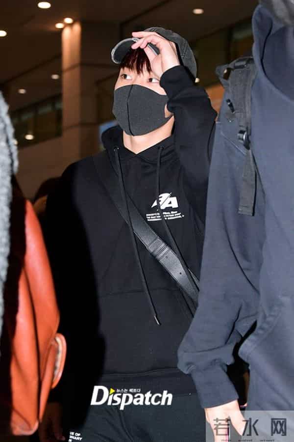 SM家族结束海外公演飞抵韩国 EXO朴灿烈SHINee金基范等口罩遮面显低调