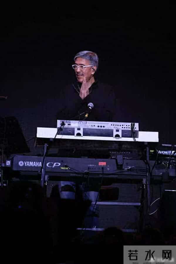 他编了两千首歌,却没人记得他名字,跑步机上突然倒下