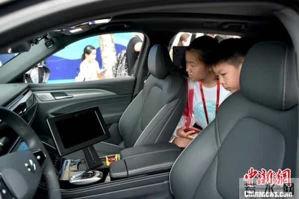 海外华裔青少年北京行:和古今建筑与科技速度Say Hi