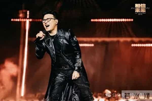 著名歌手“汪峰”哈尔滨翻车,嗓子开始“讨债”了?