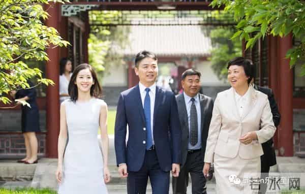 合影被裁？奶茶妹妹的千亿名媛晋级路还有多长？