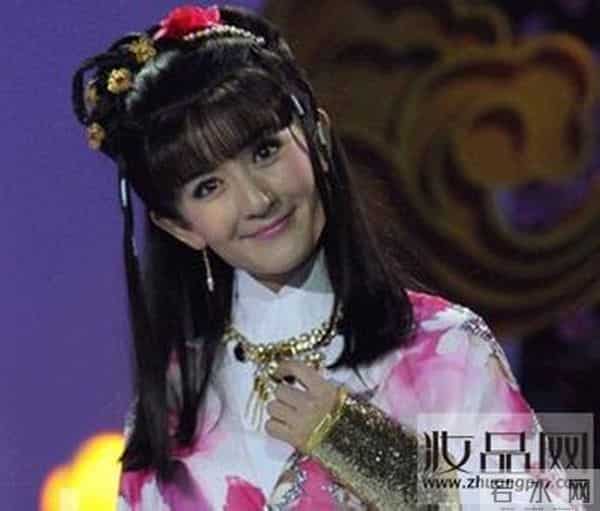 回顾谢娜在《百变大咖秀》中的各种装扮,娜姐真是扮啥像啥