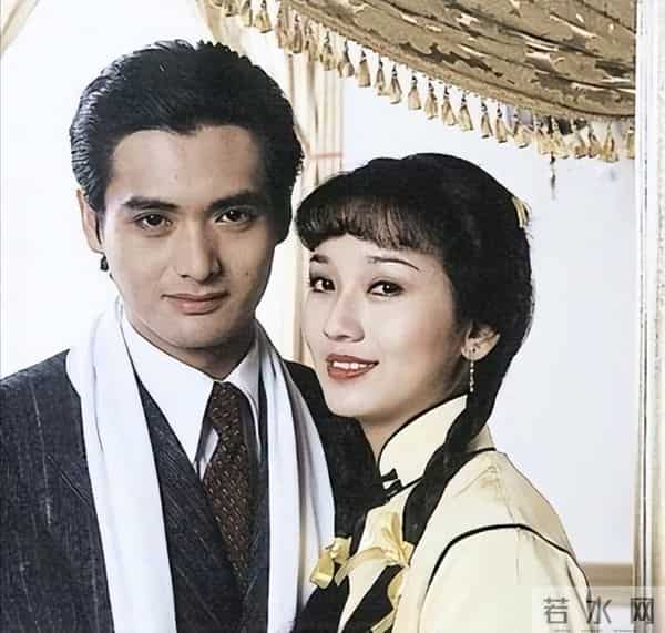 钦佩,周润发一生中四次下跪,每一次都跪得有理有据