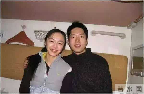 相爱11年反目成仇,离婚8年又被唐一菲撕,姚晨真对不起凌潇肃?