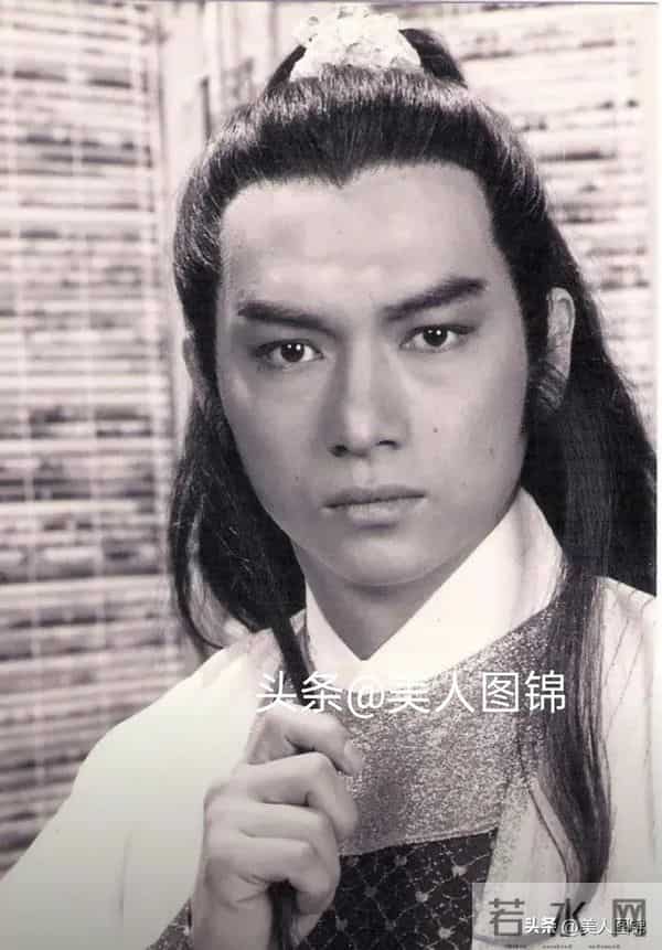 郭靖师傅~斑斑,主持过央视春晚,前夫惠天赐,姐姐森森