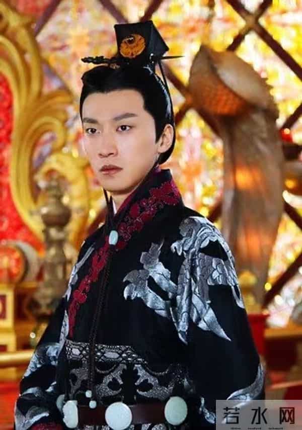 乔任梁迎34岁冥诞,父母放飞气球为其庆生,现场浪漫却惹人落泪