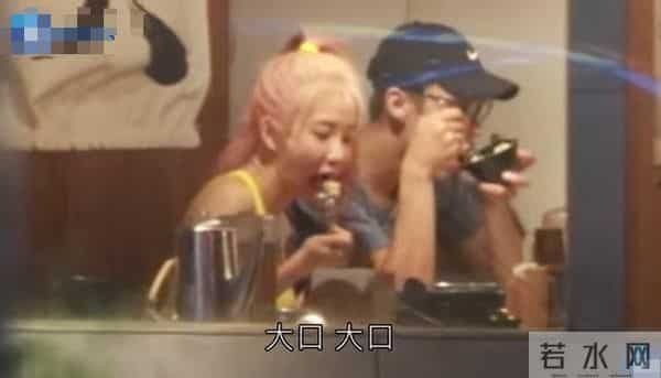 宅男女神郭书瑶被曝新恋情！深夜与神秘男吃火锅，牵手回家不避嫌