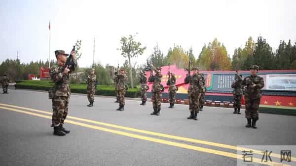 点赞“火箭少女”!北影女孩增重20斤,考上公务员又报名参军