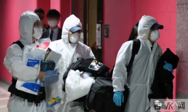 一定很痛苦吧?生日前一天,她和母亲一起自杀身亡