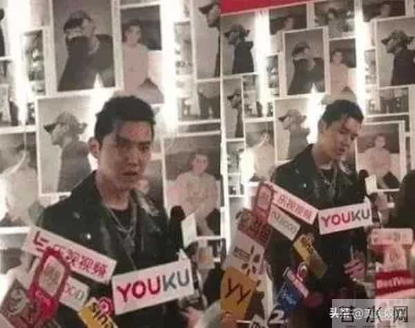 杨坤状态异常,被网友喊话做尿检,曾夜会两女感情生活成谜