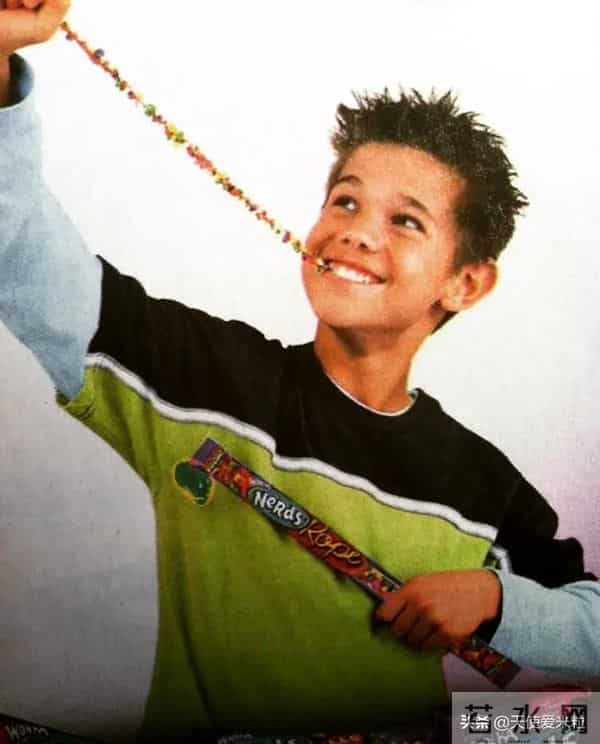 “狼人”泰勒·洛特纳低调订婚,《暮光之城》三主角如今怎样了?